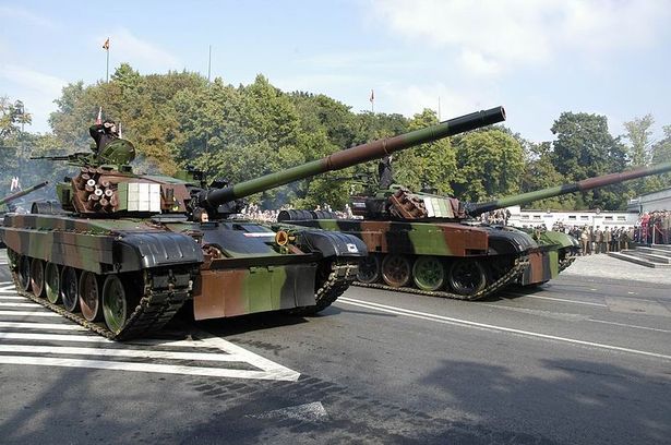Leopard tanks in Warsaw during Armed Forces Day